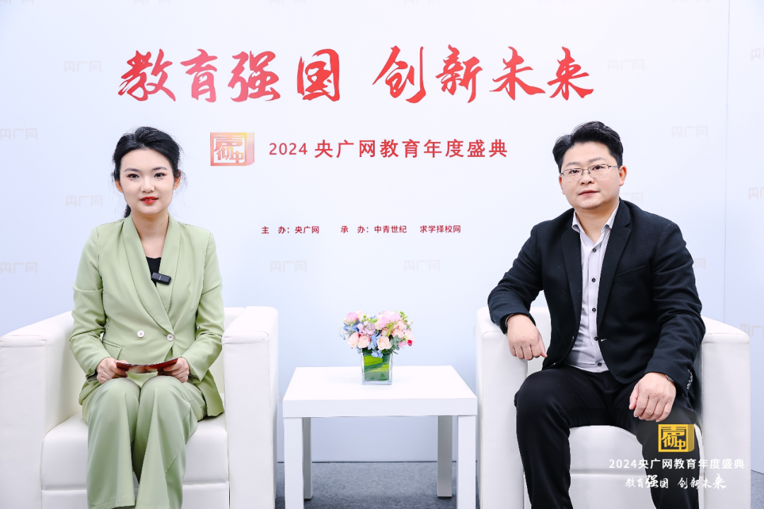 提供前沿课程体系和个性化服务，培养AI领域专业人才